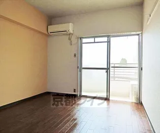 セブンスパークアパートメント【608号室】の居間