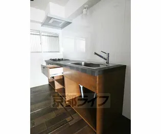 セブンスパークアパートメント【101号室】のキッチン