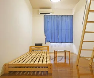 レオパレス西陣A・B【B201号室】の居間