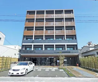 京都府京都市南区上鳥羽苗代町【マンション】の外観