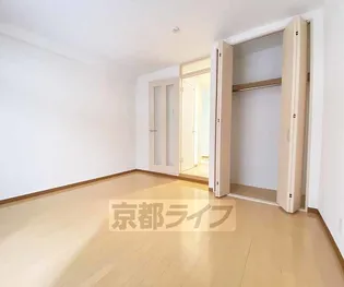 フェスタルトモオカ【102号室】の居間