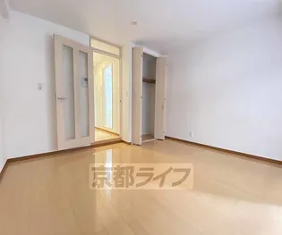 フェスタルトモオカ【102号室】の居間