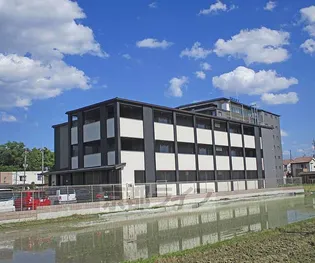 プリムローズ桂川【2階】の外観