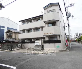 アドラブール【3階】の外観