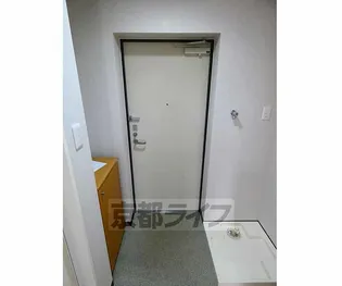 KCCフラット鞍馬口【207号室】の玄関