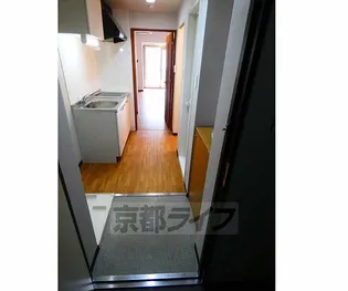 KCCフラット鞍馬口【207号室】の玄関