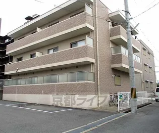 ラペルルエストの画像