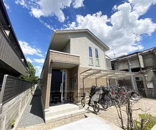 アグレアブル【2階】の外観