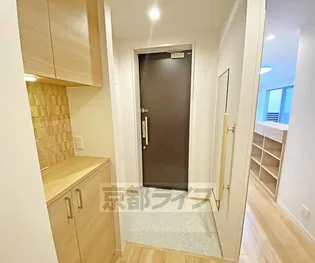 シャーメゾン中御門【301号室】の玄関