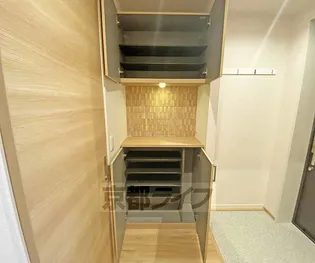 シャーメゾン中御門【301号室】の玄関