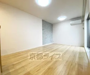 シャーメゾン中御門【301号室】の居間