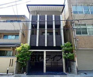 ウェルカーブ二条【202号室】の外観