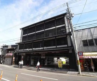 マンション ロードウェイ【4階】の外観