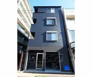 プレシャス六番館【1階】の外観