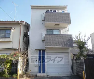 イーバ【3階】の外観