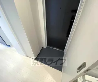 アネックスふや町【301号室】の玄関