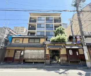 ヴィラスタジオーネ御所南【3階】の外観