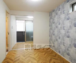 nico西大路【302号室】の居間