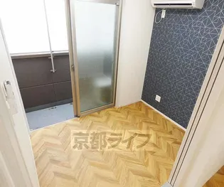 nico西大路【302号室】の居間