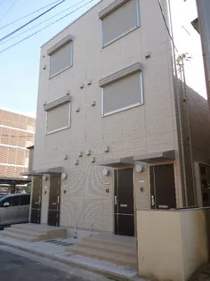 アミュレット【1階】の外観