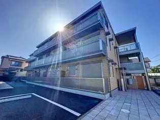 チェルアムール【3階】の外観