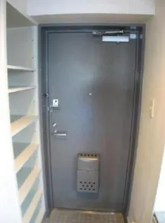 カドタパレス【1階】の玄関