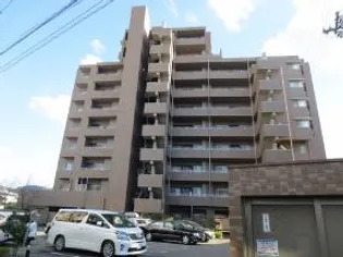 サーパス道後上市【4階】の外観