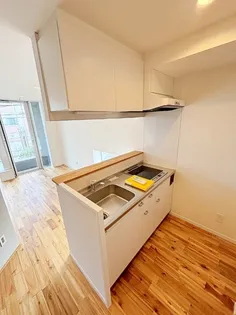 WEST APARTMENT【104号室】のキッチン