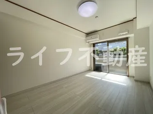 グランディ小阪【7階】の外観