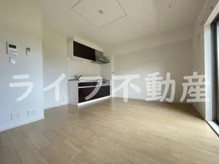 インペリアルライフ【2階】の外観