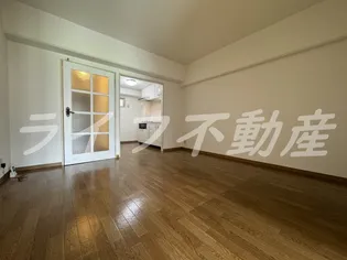 グランドシャトー山本【6階】の外観