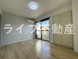 エスタイル小阪【3階】の外観