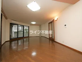 ザ・リージェント【1階】の外観