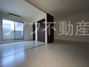 F asecia Luis【2階】の外観