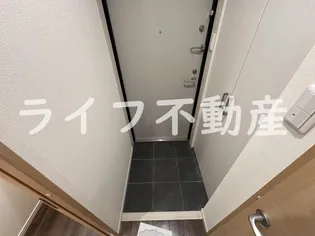 グッドライフ岩田【4階】の玄関