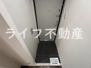 グッドライフ岩田【5階】の玄関