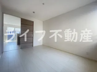 セントコリーヌ E棟【3階】の外観