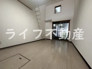 オーキッドスクエア【1階】の外観