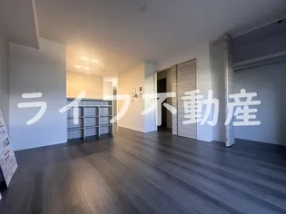 グルーヴィフィールド【1階】の外観