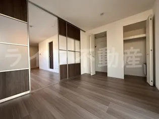 ラリュール【2階】の外観