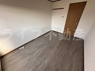 オリエンタル楠根【3階】の外観