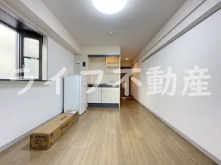 リバーサイドハウス【2階】の外観