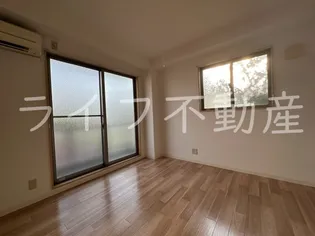 セレブ小若江【1階】の外観