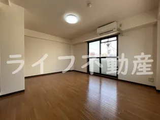 シャトルウエスト【2階】の外観