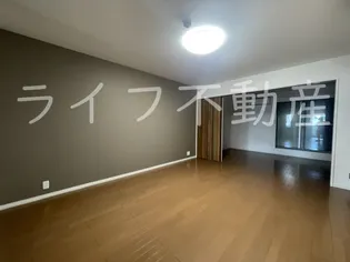 LALLA PALLOOZA【3階】の外観