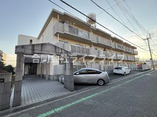 ファミールウエダの画像