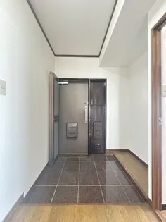 ルネ羽衣【7階】の玄関