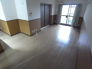 ガーネット森北町【1階】の居間