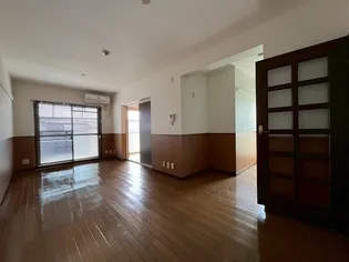 ガーネット森北町【3階】の居間