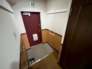 ガーネット森北町【3階】の玄関